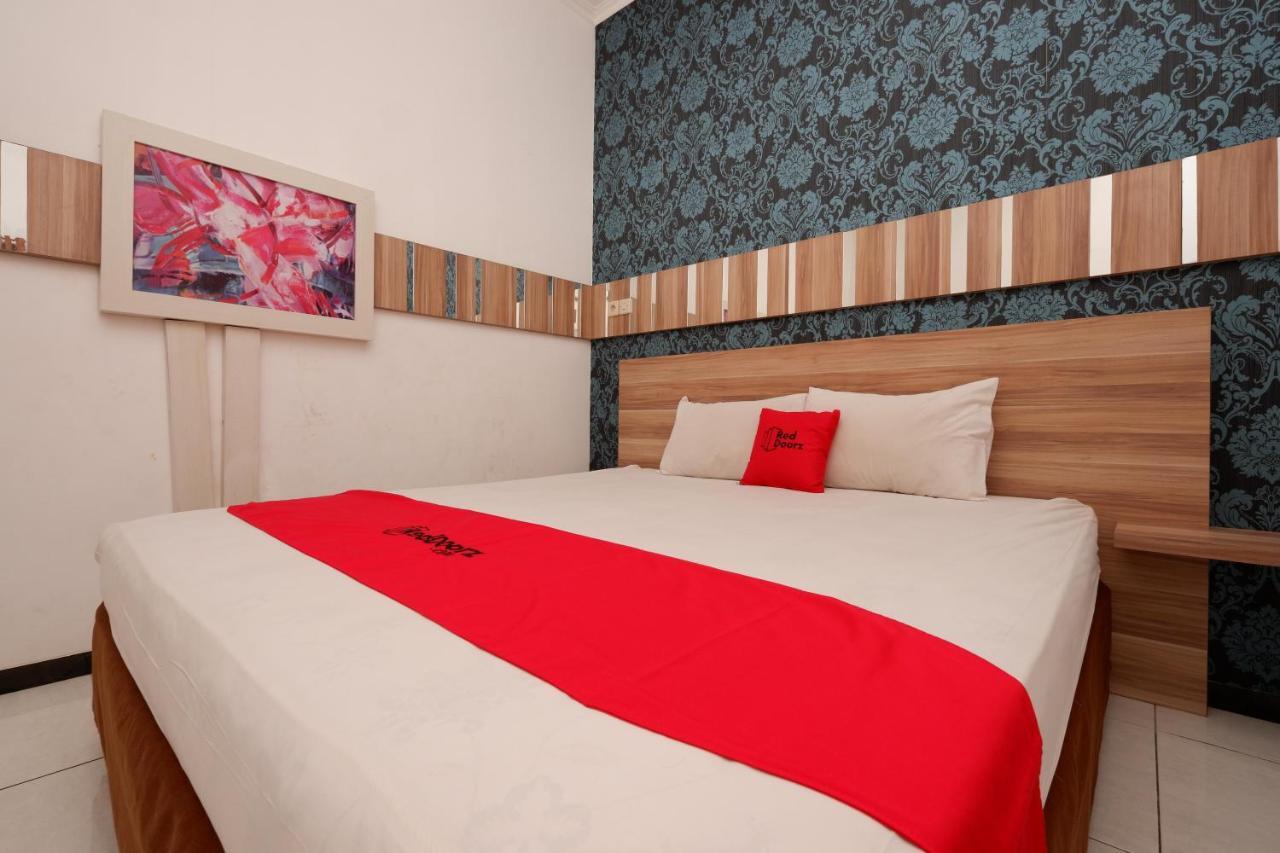 Reddoorz Near Plaza Simpang Lima Hotel Semarang Kültér fotó
