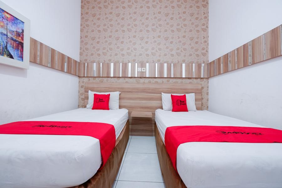Reddoorz Near Plaza Simpang Lima Hotel Semarang Kültér fotó