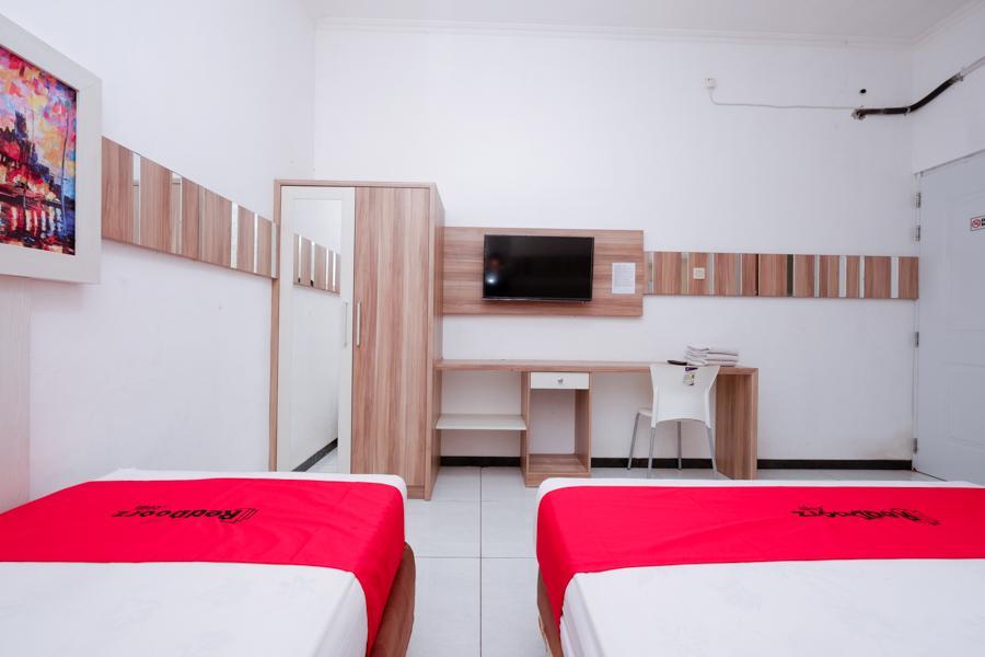 Reddoorz Near Plaza Simpang Lima Hotel Semarang Kültér fotó