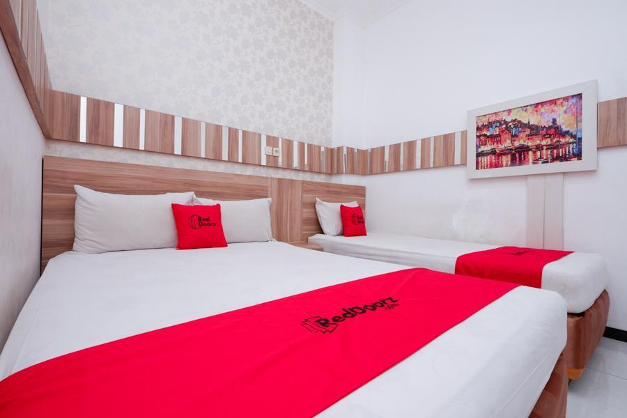 Reddoorz Near Plaza Simpang Lima Hotel Semarang Kültér fotó