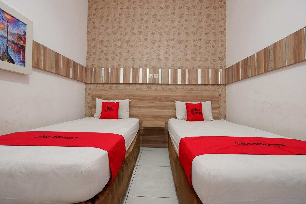 Reddoorz Near Plaza Simpang Lima Hotel Semarang Kültér fotó