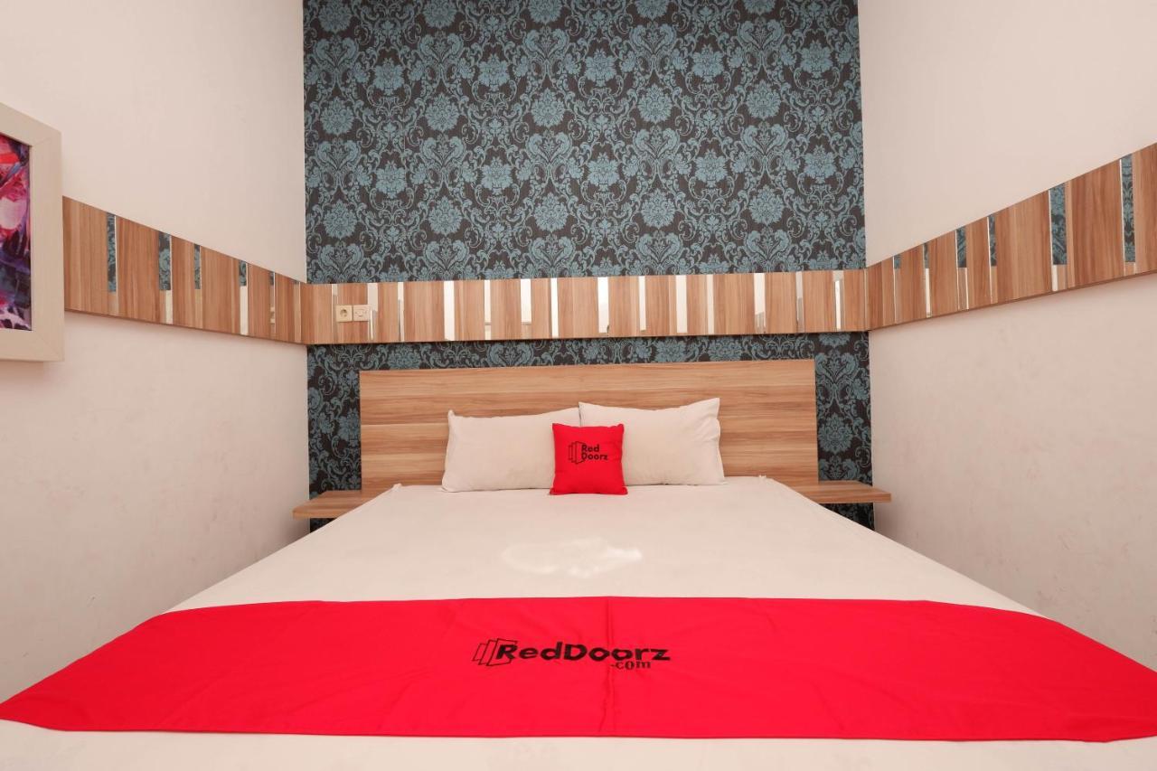 Reddoorz Near Plaza Simpang Lima Hotel Semarang Kültér fotó